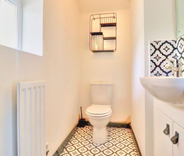 4 bedroom semi detached house to rent - Photo 1