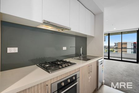 Riverside living meets city convenience - Photo 4