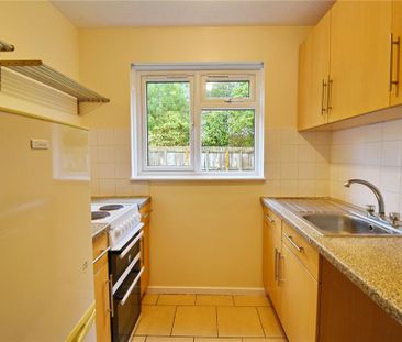 1 bedroom semi-detached house to rent - Photo 2