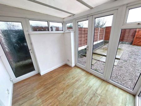 3 bedroom terraced house to rent - Photo 4