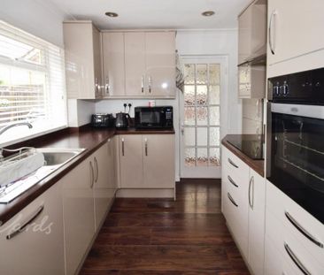 3 bedroom semi-detached house to rent - Photo 3