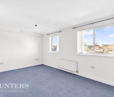 2 bedroom Flat To Let - Photo 3