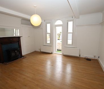 1 bedroom Flat to let - Photo 3