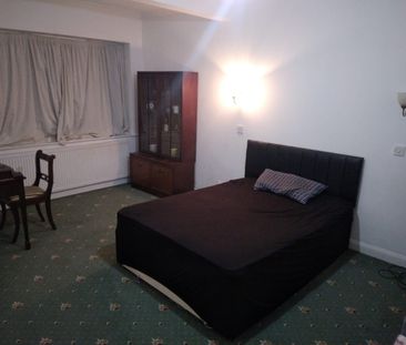 Room in a Shared House, Grasmere Gardens, HA3 - Photo 1