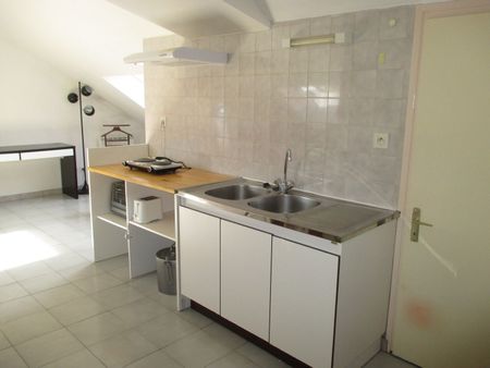 Location Appartement 1 pièce 22m² - Photo 3