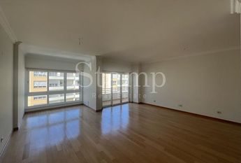 Apartamento T3 em Lisboa