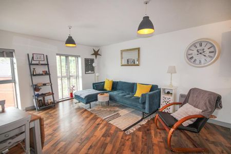 2 bedroom flat to rent - Photo 4