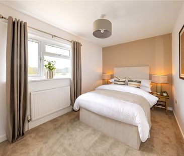 Alma Gardens, Deepcut, Camberley, Surrey, GU16 - Photo 1