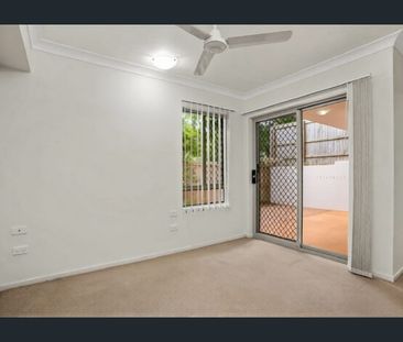 Modern Unit in Heart of Mango Hill - Photo 1
