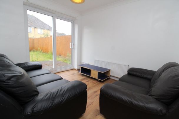 5 bedroom Semi-detached house to rent - Photo 1