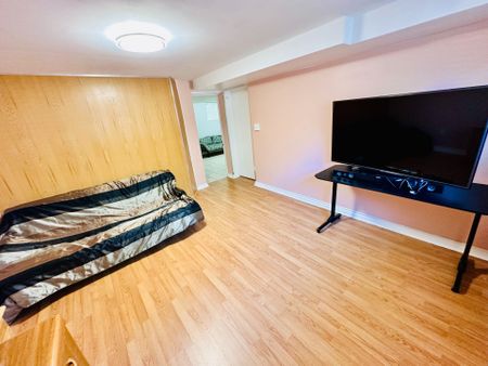 For Lease - 232 Aldercrest Road, Toronto, Ontario - Photo 5