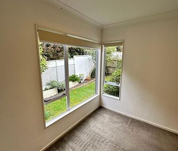 Charming 1BR Unit in Bucklands Beach - Photo 6