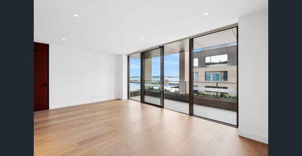 Exquisite Waterfront Living - Photo 1