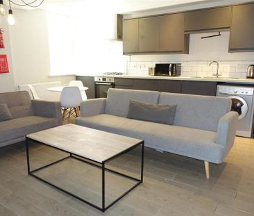 4 bedroom private hall to rent - Photo 3