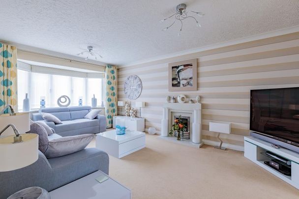 4 bedroom detached house to rent - Photo 1