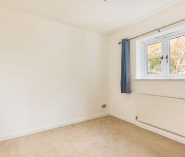 2 bedroom semi-detached bungalow to rent - Photo 3
