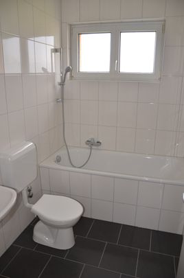 "grosszügige 3.5-Zimmer-Wohnung an ruhiger Lage mit 2 Balkone" - Photo 1