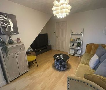 2 Bed Semi-Detached House, Netherfield Way, LE3 - Photo 1