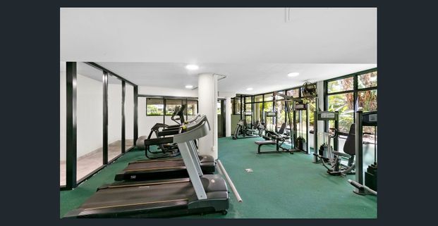 Spacious Two-Bedroom Apartment with Resort-Style Facilities - Photo 1