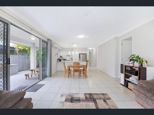 Modern Three Bedroom Home - Photo 1