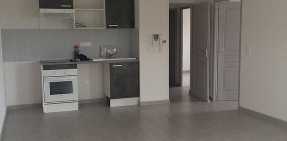 Location Appartement 3 pièces 58m² NARBONNE 11100 - Photo 2