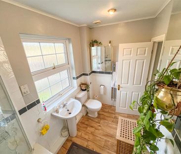 4 bedroom detached house to rent - Photo 6
