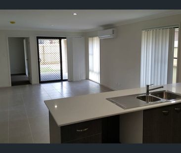 Family Home In Sought After Stoneleigh... - Photo 6