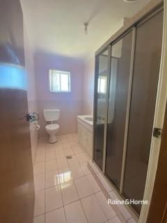 Neat and Tidy 2 Bedroom Villa - Photo 3