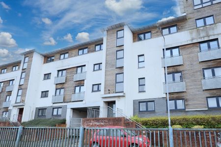 2 Bed, First Floor Flat - Photo 2