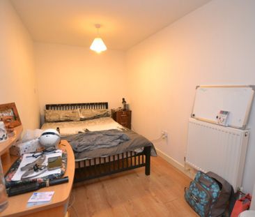 3 bed Flat for Rent - Photo 1