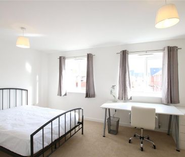 4 bedroom semi-detached house to rent - Photo 6