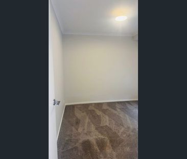 Stylish Home - Available for Lease! - Photo 1