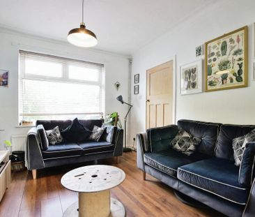 3 bedroom semi-detached house to rent - Photo 3