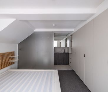 Semi furnished vibrant city living in luxurious warehouse conversion - Photo 5