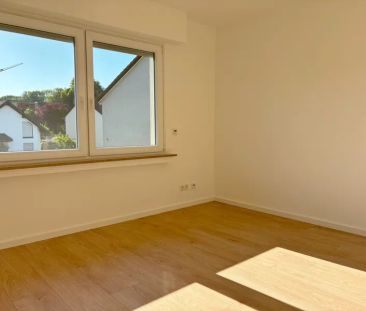 WIE NEU: 4-Zimmer-Wohnung mit Balkon in Paffrath in Gartenlage - Photo 1