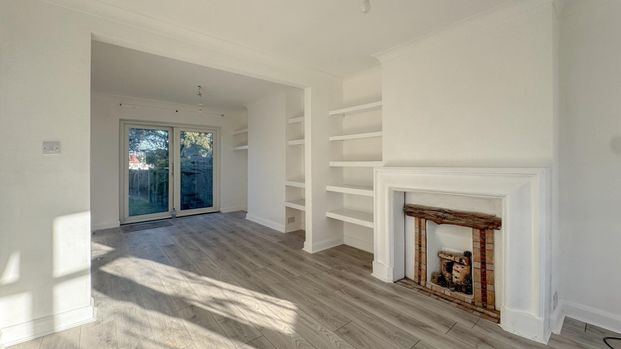 Auckland Road, Potters Bar - Photo 1