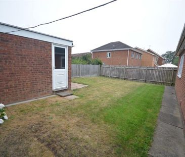 2 bedroom detached bungalow to rent - Photo 5