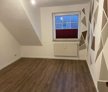 Vermietung: Henstedt-Ulzburg 2-Zimmer- Dachgeschosswohnung - Foto 1