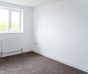 3 bedroom semi-detached house to rent - Photo 6