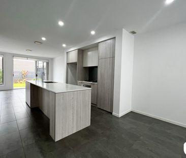 Modern and Stylish 3 bedroom home - Photo 1