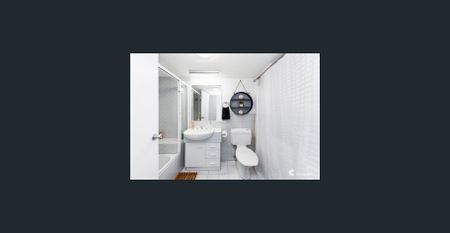 STYLISH APARTMENT AT THE HEART OF SURFERS PARADISE NOW AVAILABLE FOR RENT - Photo 5