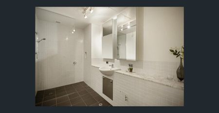 Contemporary, spacious and spectacular - Photo 5