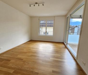 Helle und moderne 4½-Zimmer-Wohnung an zentraler Lage - Foto 2