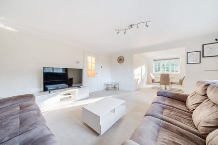 3 bedroom apartment to rent - Photo 2