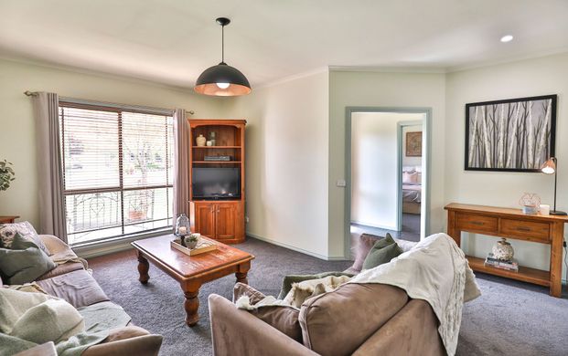 Street Appeal In A Dream Location - Photo 1