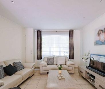 --- NIEUW --- Gezinswoning met garage en tuin in Merelbeke-Flora! - Photo 1