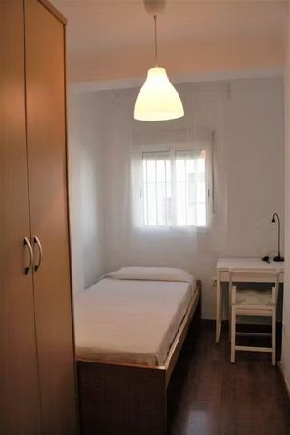 Calle Muro de los Navarros, Sevilla, Andalusia 41003 - Photo 2