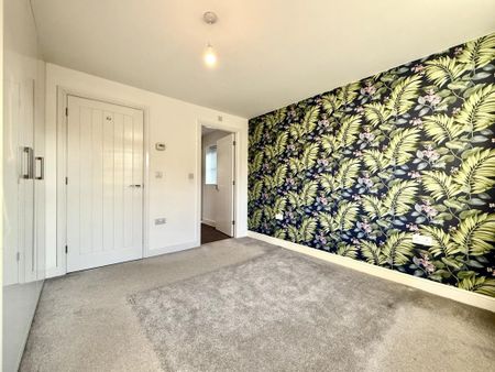 4 bedroom detached house to rent - Photo 5