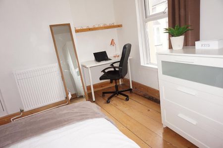 3 bedroom end of terrace house to rent - Photo 4