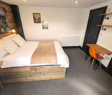1 bedroom in a house share to rent - Photo 2